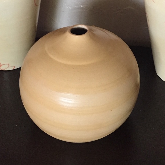 Jennifer Farrell Decorative Vase Neutral color - Picture 2 of 2